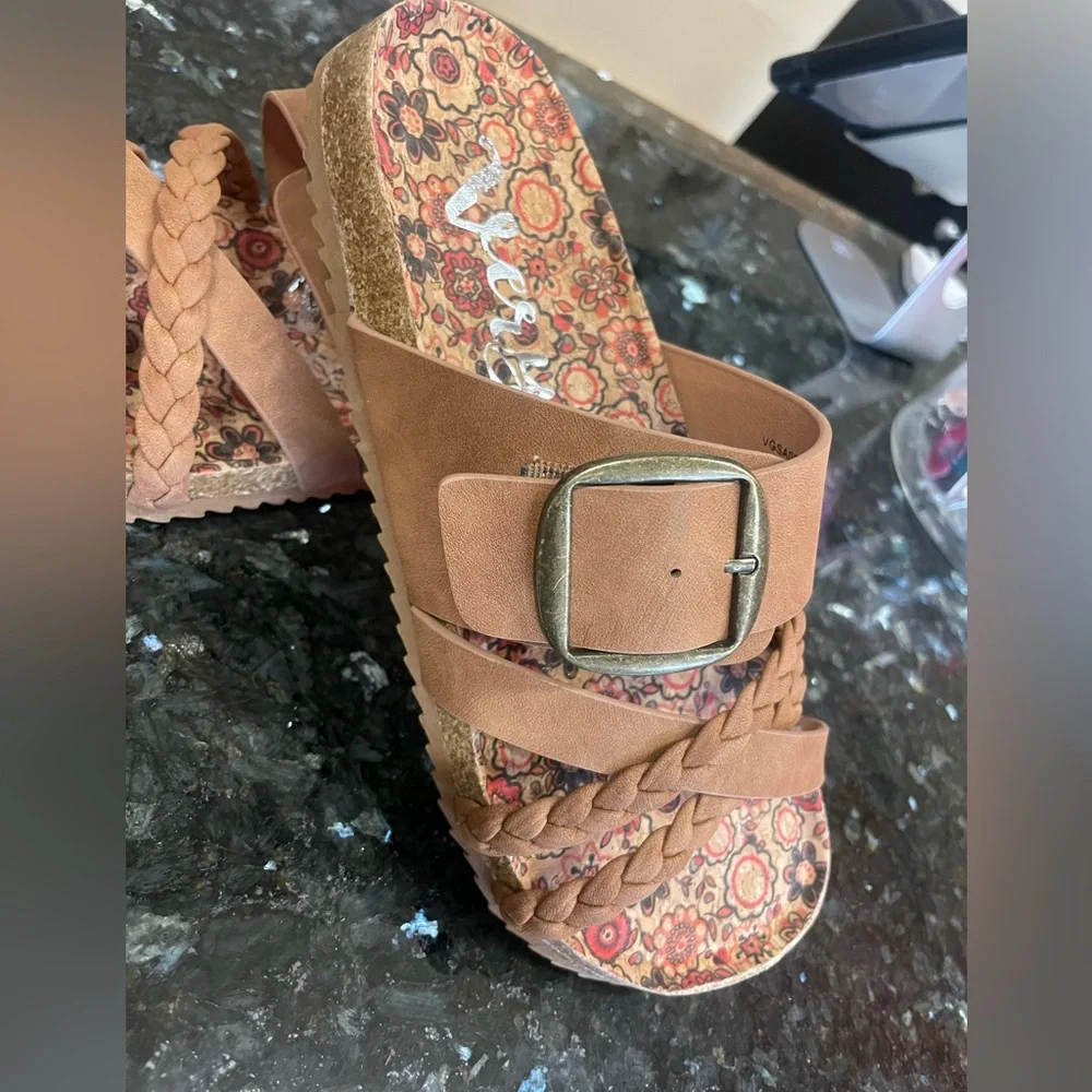 Slides - Picture 4 of 4